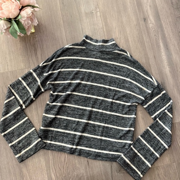 SO Heather Gray Stripe Bell Sleeve Mock Neck Sweater Top - Picture 2 of 4